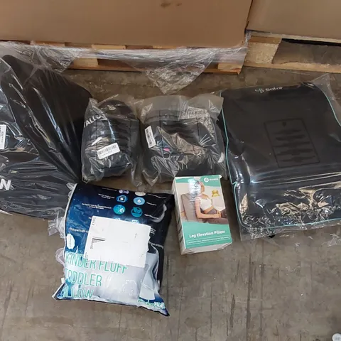 PALLET OF ASSORTED BEDROOM AND COMFORT BASED PRODUCTS TO INCLUDE; PILLOWS, SUPPORT SEAT CUSHIONS AND SIMILARLY RELATED GOODS