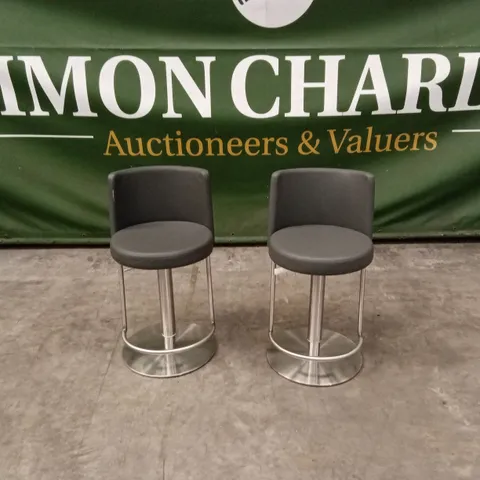 SET OF 2 QUALITY DESIGNER MONZA GAS-LIFT BARSTOOLS, GREY PU LEATHER