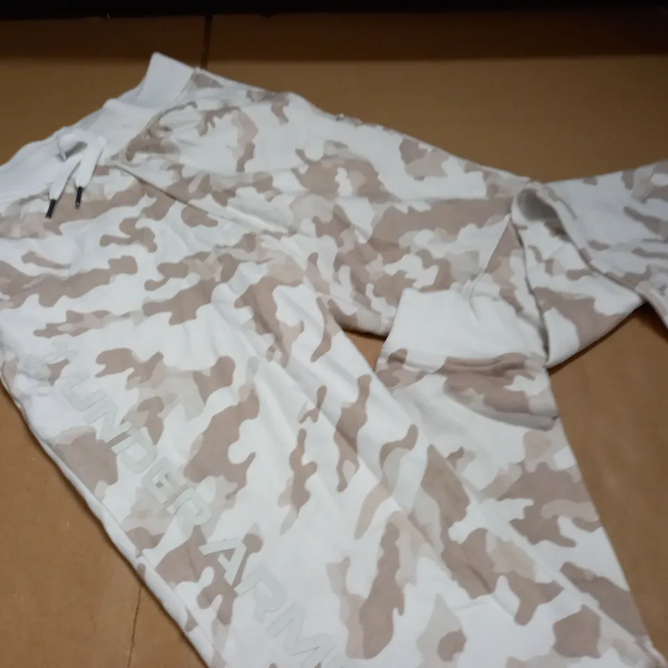 UNDER ARMOUR CAMO PRINT SWEAT PANTS - SM