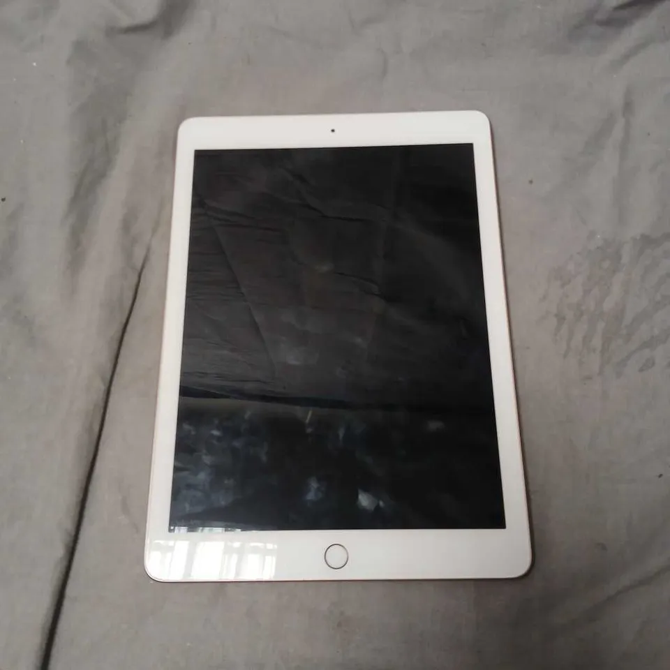 APPLE IPAD 6TH GEN IN ROSE GOLD – MODEL A1893