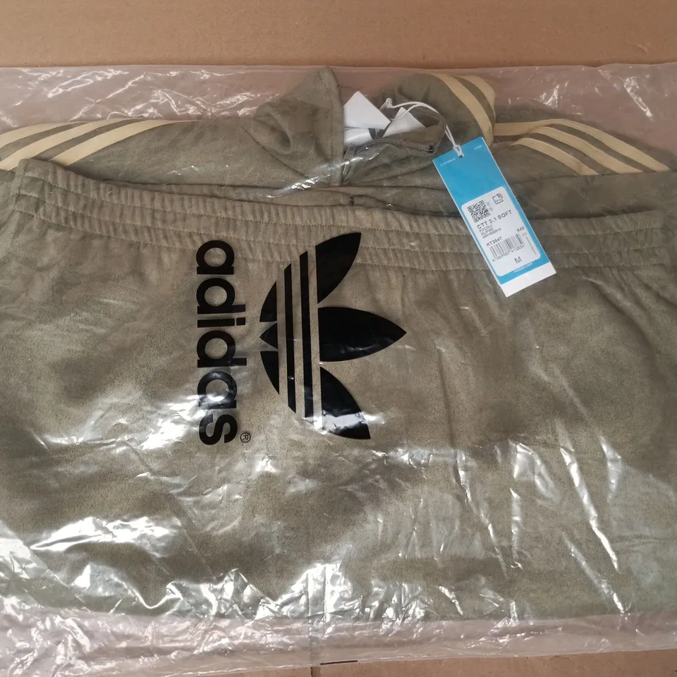 BAGGED ADIDAS HOODED LONG SLEEVE JACKET IN GREEN/SAGE SIZE MEDIUM