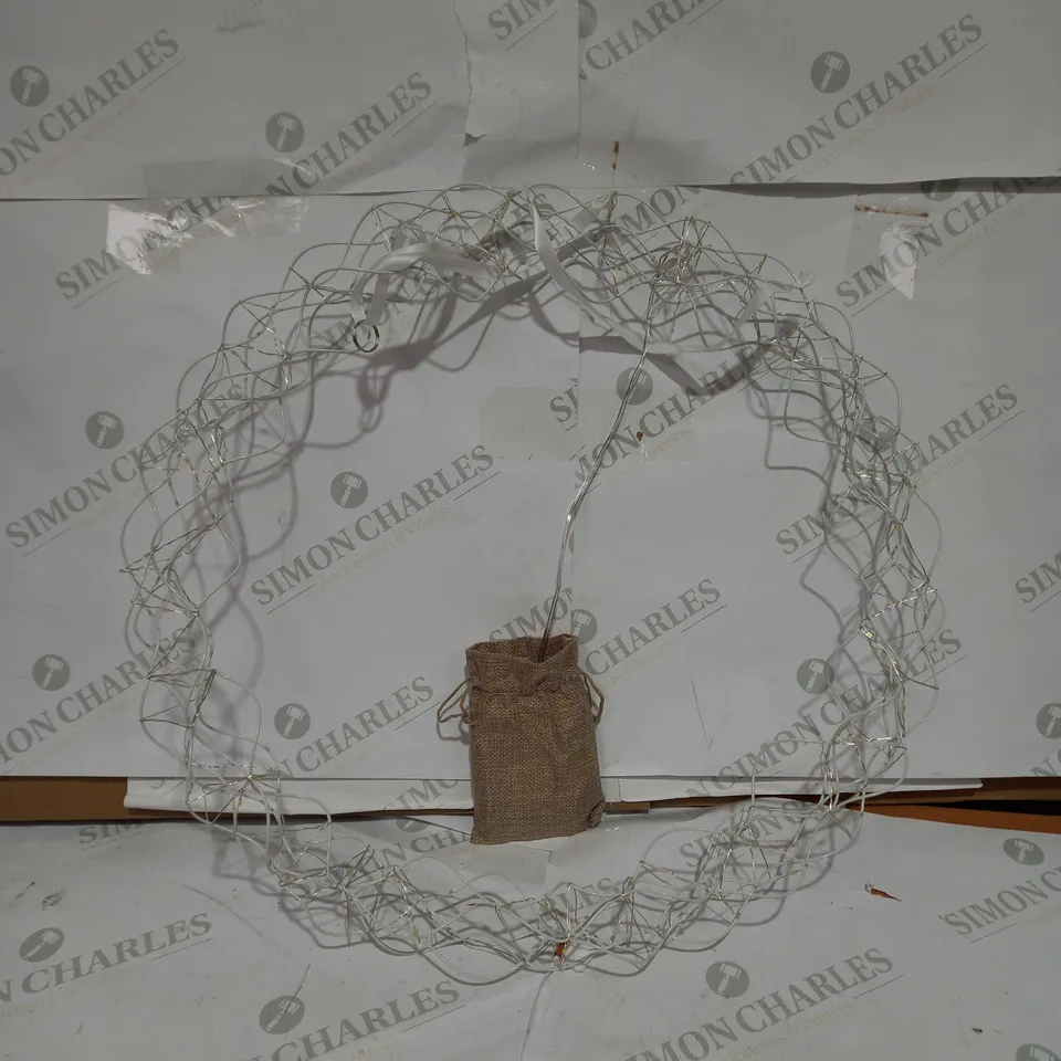 MODERN INTEGRATED LED WREATH 