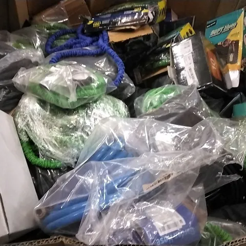 PALLET CONTAINING LARGE QUANTITIES OF HOSES