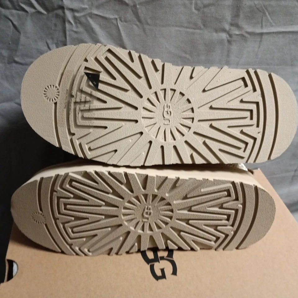 UGG WOMEN'S TAUPE SUEDE SLIPPERS WITH SHEARLING TRIM – UK 4 (EU 37)