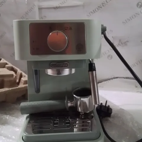 BOXED DELONGHI ESPRESSO MACHINE AND COFFEE MAKER 