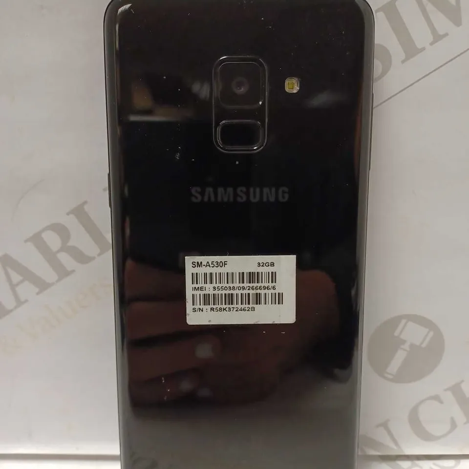 SAMSUNG GALAXY A8 - BLACK