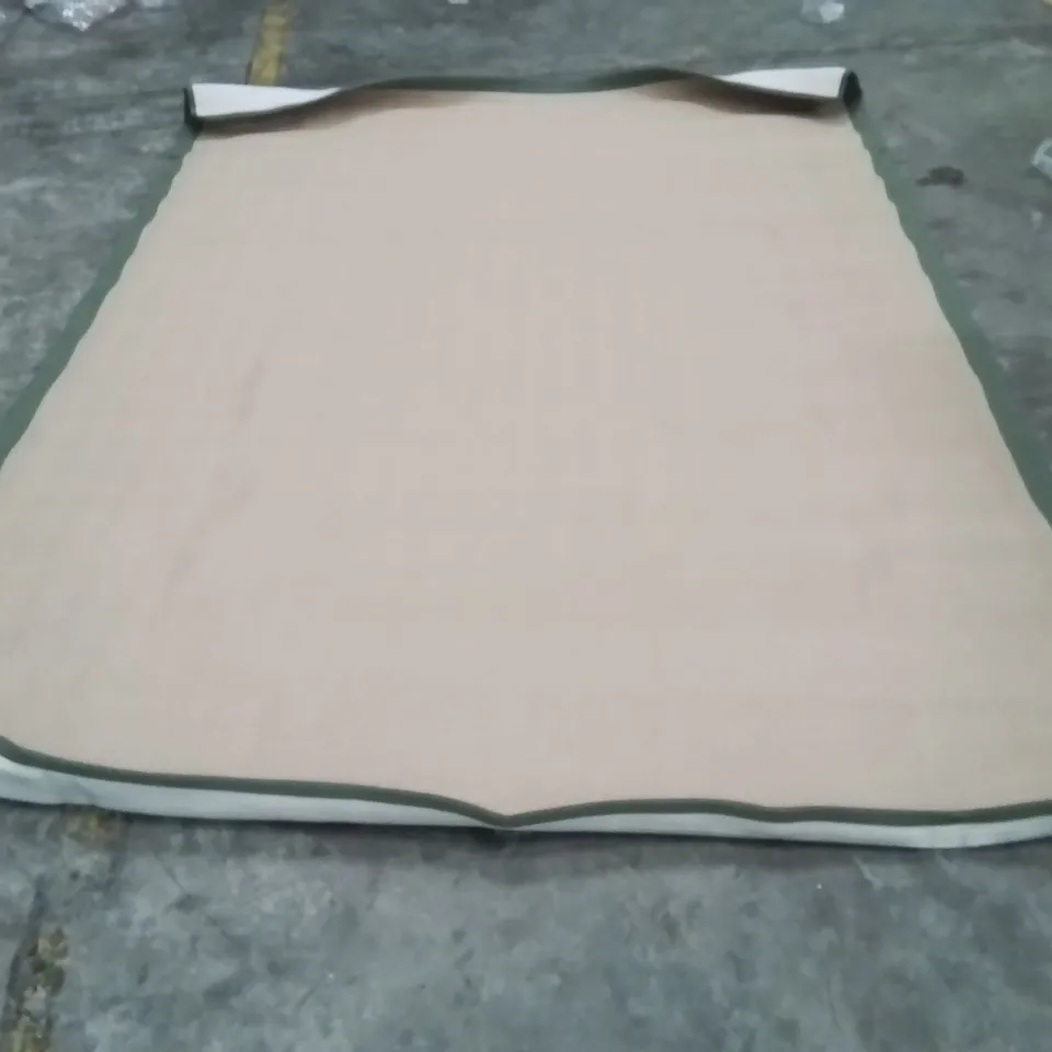 QUALITY DESIGNER AREA RUG - APPROXIMATELY 280X199