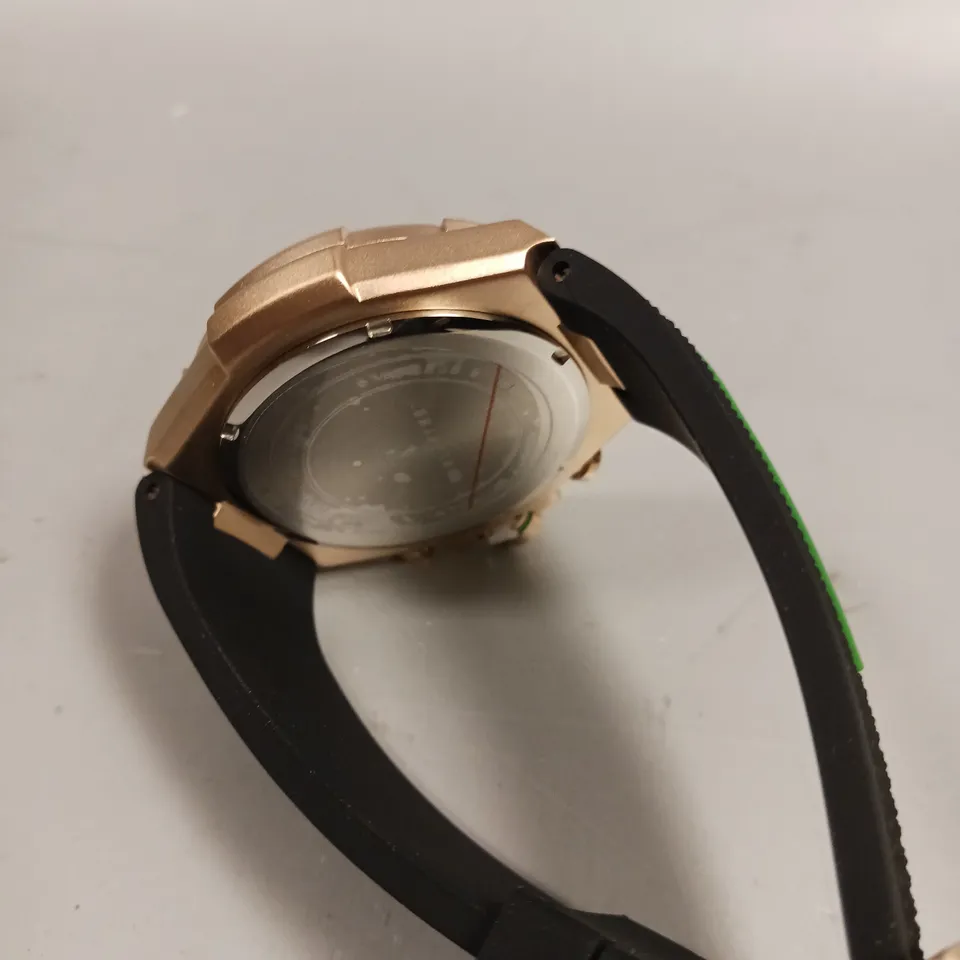 MENS VONLANTHEN CHRONOGRAPH WATCH – V200 – TEXTURED DIAL – 3ATM WATER RESISTANT – RUBBER STRAP