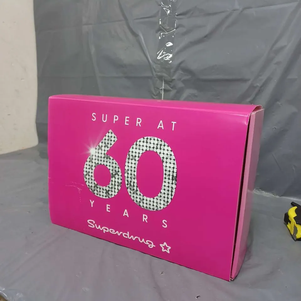 SUPERDRUG 60 YEARS PR GIFT SET