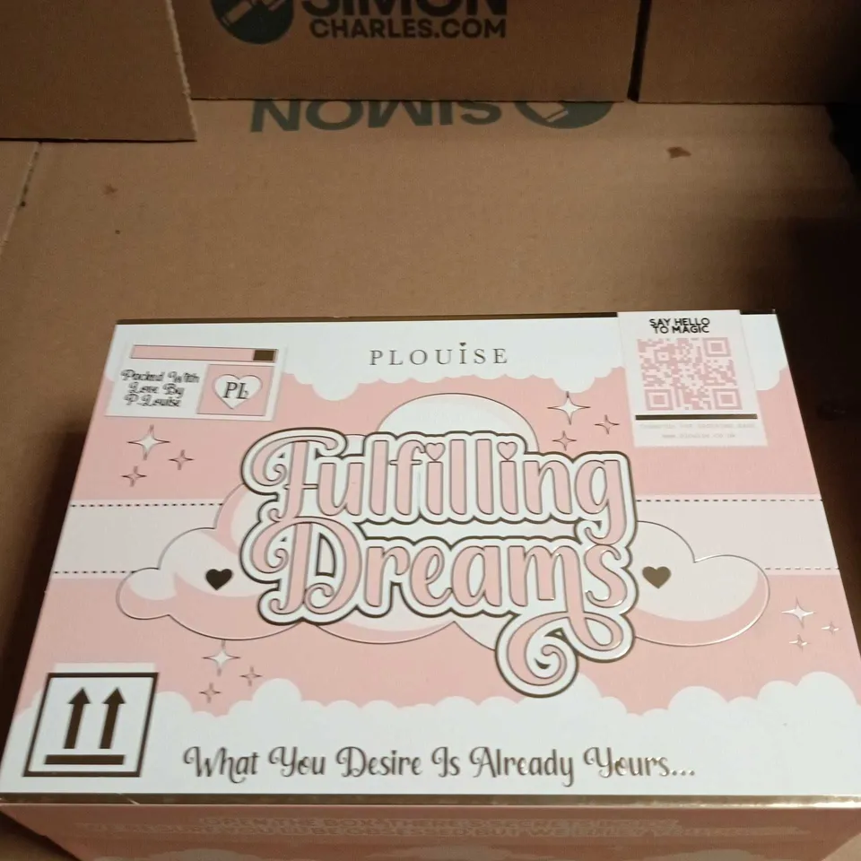 P LOUISE FULFILLING DREAMS BEAUTY BOX TO INCLUDE WATER SPRAY, STROBE CREAM AND A FACE AND EYE PALETTE