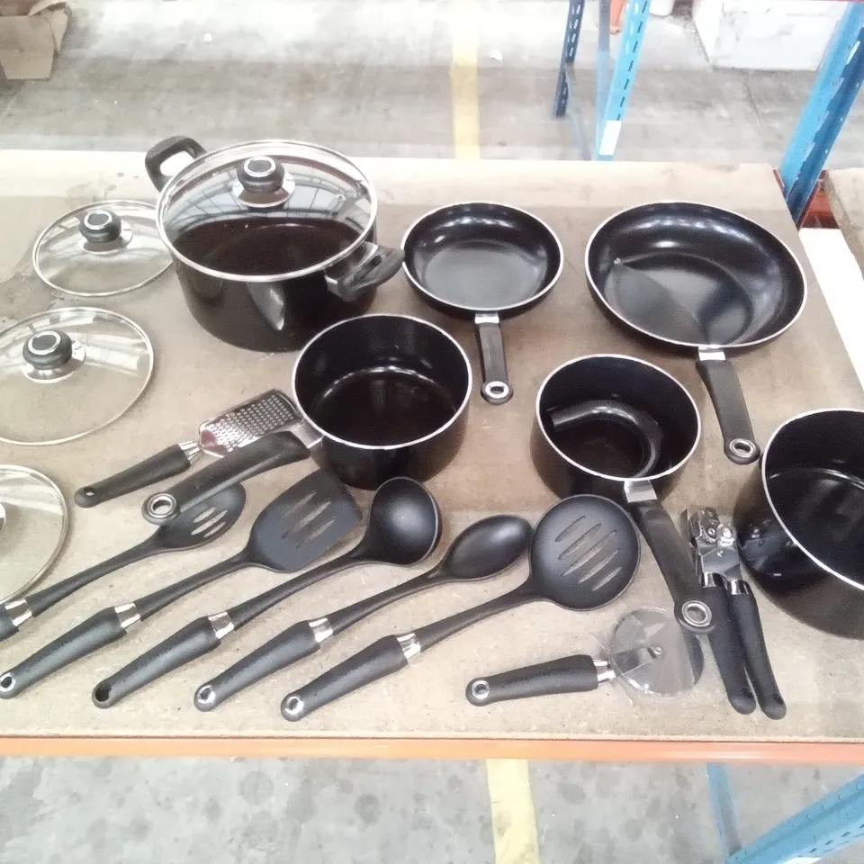 COOKWARE SET
