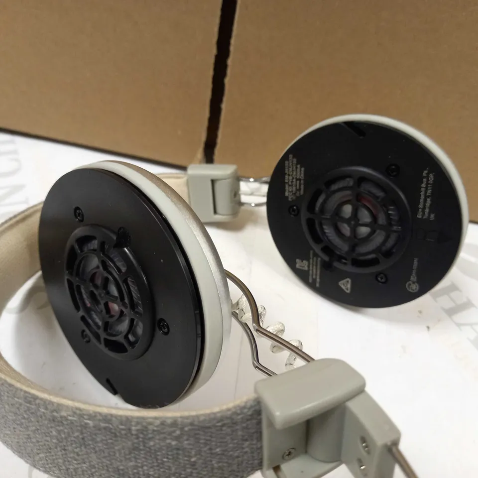 HOUSE OF MARLEY SILVER WIRELESS HEADPHONES
