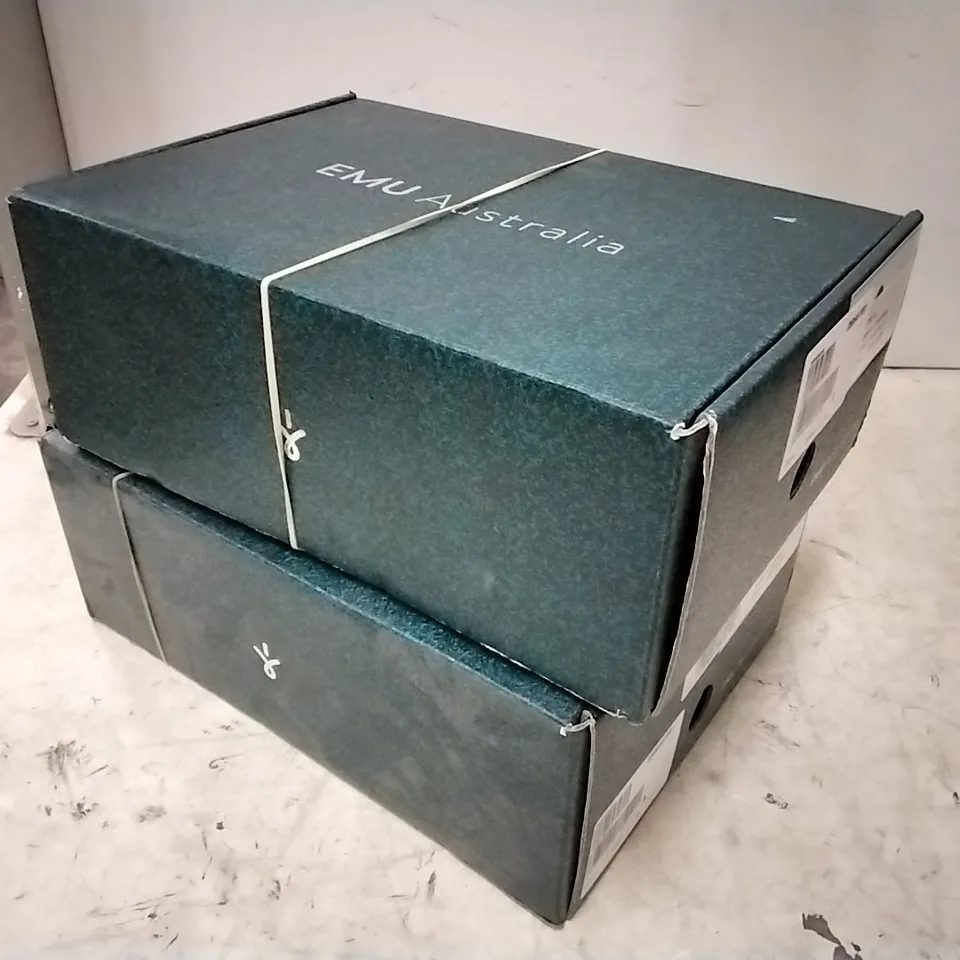 2 EMU AUSTRALIA SHOE BOXES CONTAINING BOURKE ANKLE BOOT OAK SIZE 9 