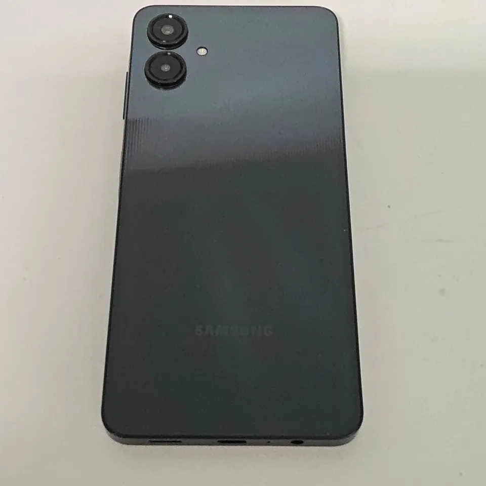 BOXED SAMSUNG GALAXY A06 4/64GB IN BLACK - SM-A065F