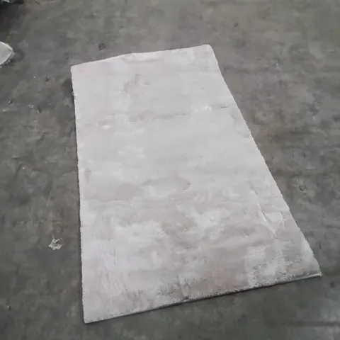 QUALITY DESIGNER AREA RUG - APPROXIMATELY 160X80CM