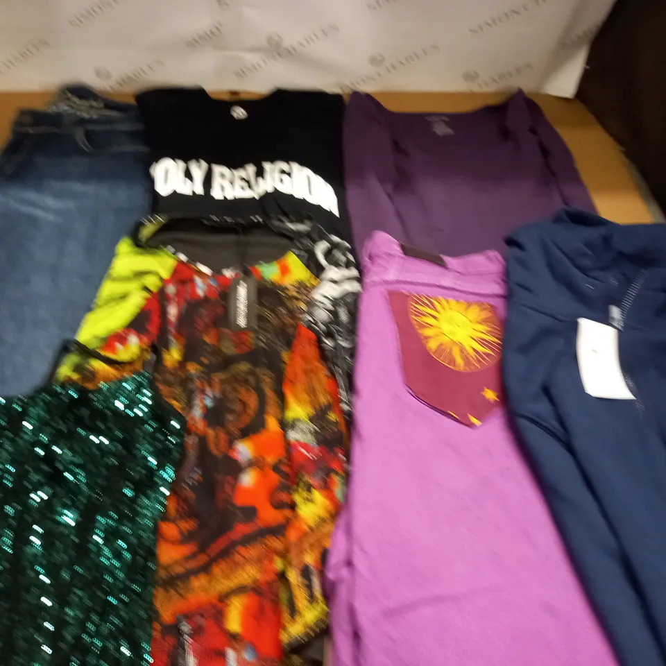LARGE QUANTITY OF ASSORTED CLOTHING ITEMS TO INCLUDE PRETTYLITTLETHING, NIKE AND BE BEAU