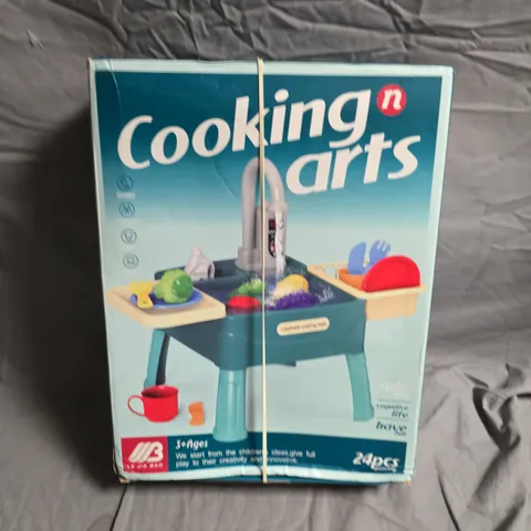 COOKING N ARTS KIDS KITCHEN PLAYSET – BOXED