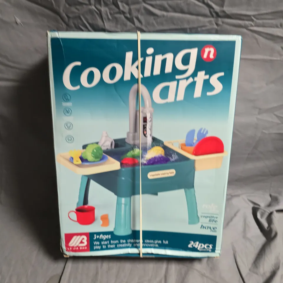COOKING N ARTS KIDS KITCHEN PLAYSET – BOXED