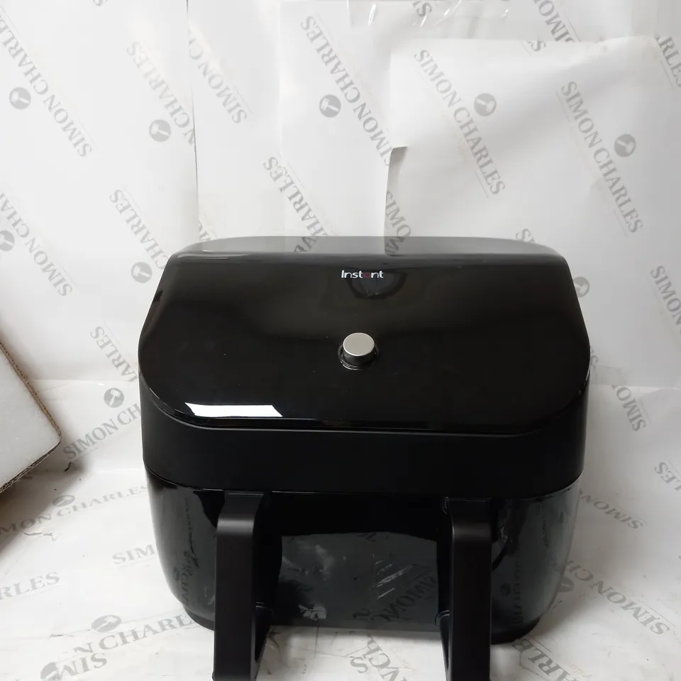 BOXED INSTANT VORTEX PLUS VERSAZONE AIR FRYER 8 IN 1