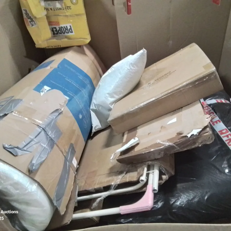 PALLET OF ASSORTED ITEMS TO INCLUDE COVER COOKING INDUCTION HOB, ELECTRIC CLOTHES HANGER AND PLAYPEN