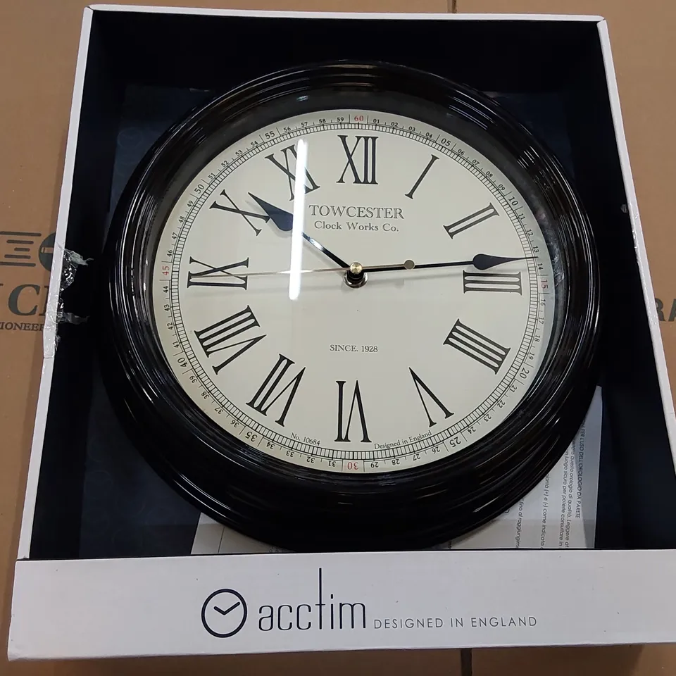 BAGGED METAL WALL CLOCK (1 ITEM)