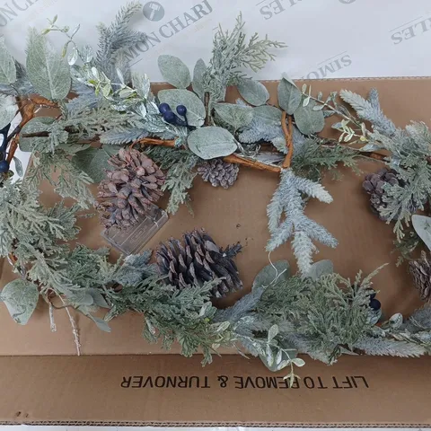 6FT PRE LIT GARLAND WITH BLUEBER