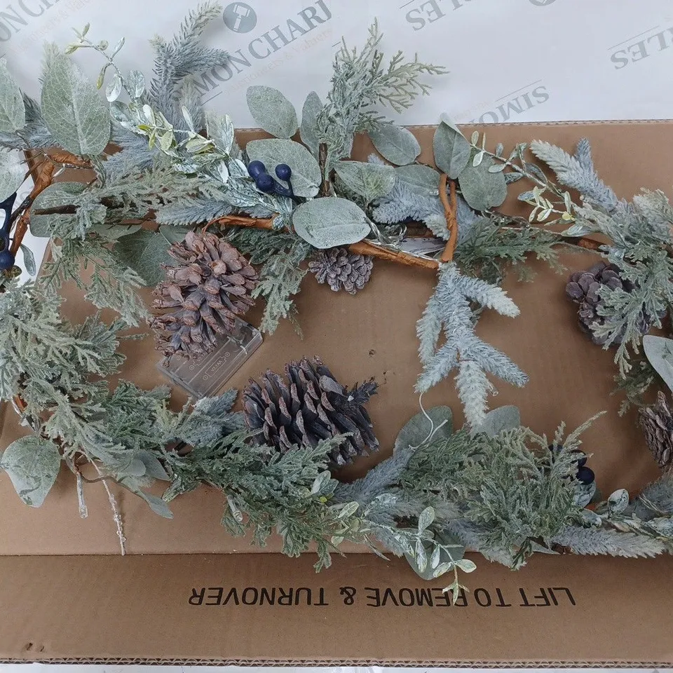6FT PRE LIT GARLAND WITH BLUEBER RRP £25.99
