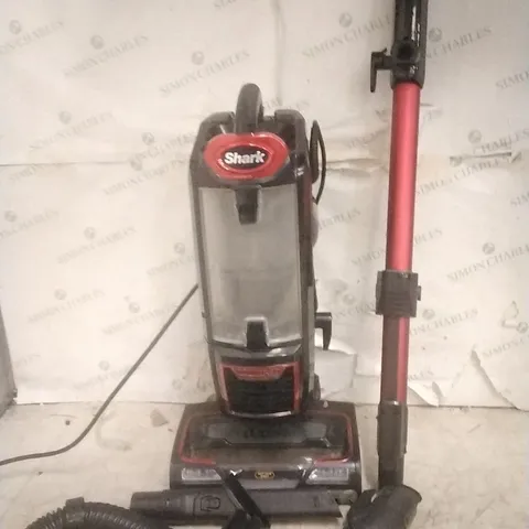 BOXED SHARK CORDED UPRIGHT DUO CLEAN VACUUM WITH ANTI HAIR WRAP