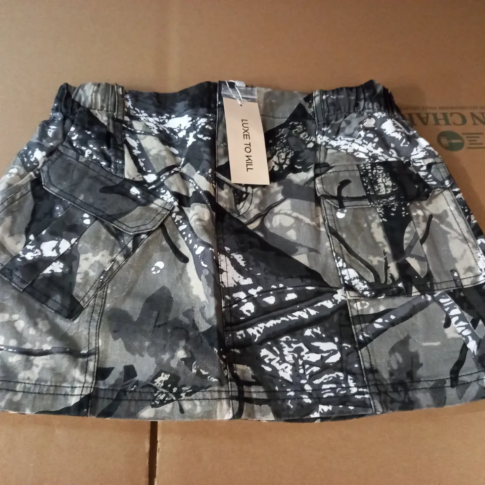 LUXE TO KILL BLACK WILDLIFE CAMO MINI SKIRT - 12