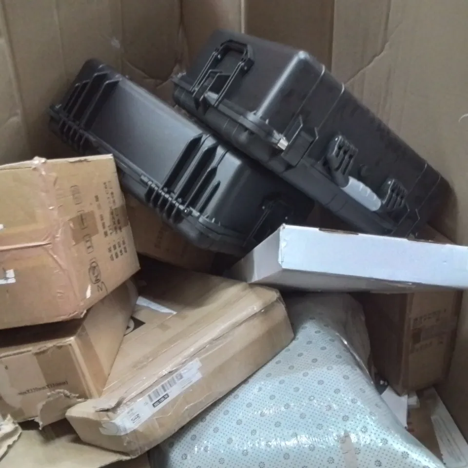 PALLET OF ASSORTED HOUSEHOLD GOODS AND PRODUCTS TO INCLUDE;JUICER,ELECTRIC SANDER,MEIJA PROTE