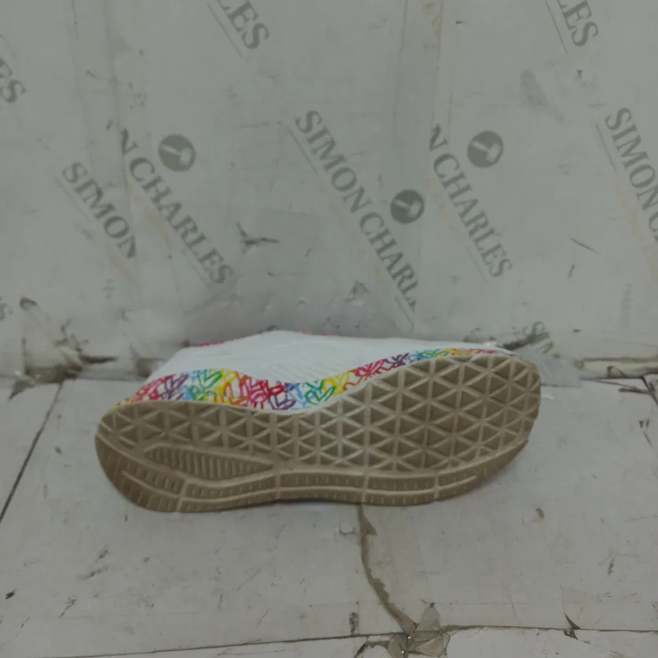 SKECHERS GOLD CROWN TRAINERS WHITE SIZE 6