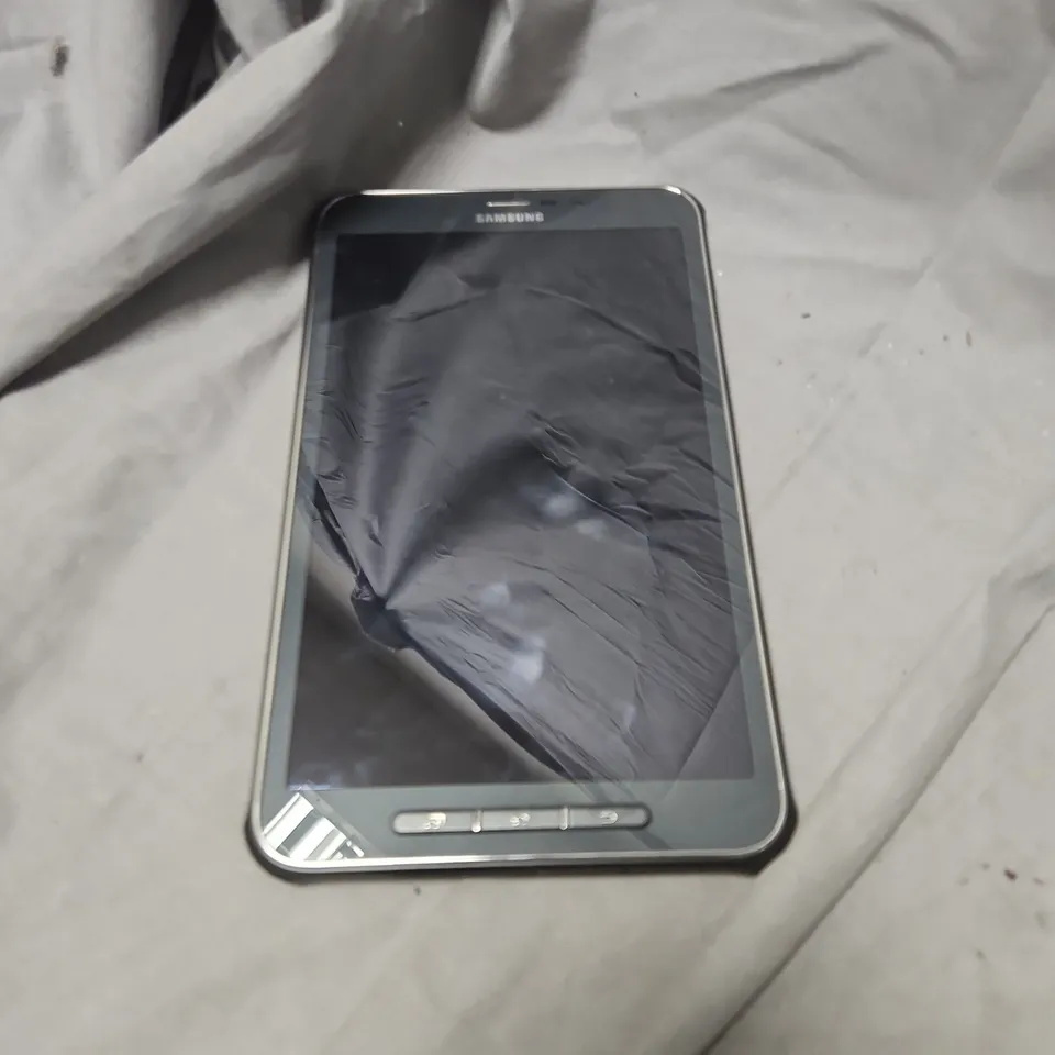 SAMSUNG TABLET PC SM-T365 16GB WITH PROTECTIVE BUMPER CASE