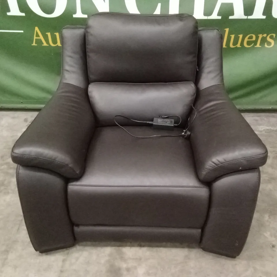 QUALITY DESIGNER ITALIAN MADE DEGANO ELECTRIC RECLINER CHAIR WITH SMALL ARMS - DARK BROWN LEATHER