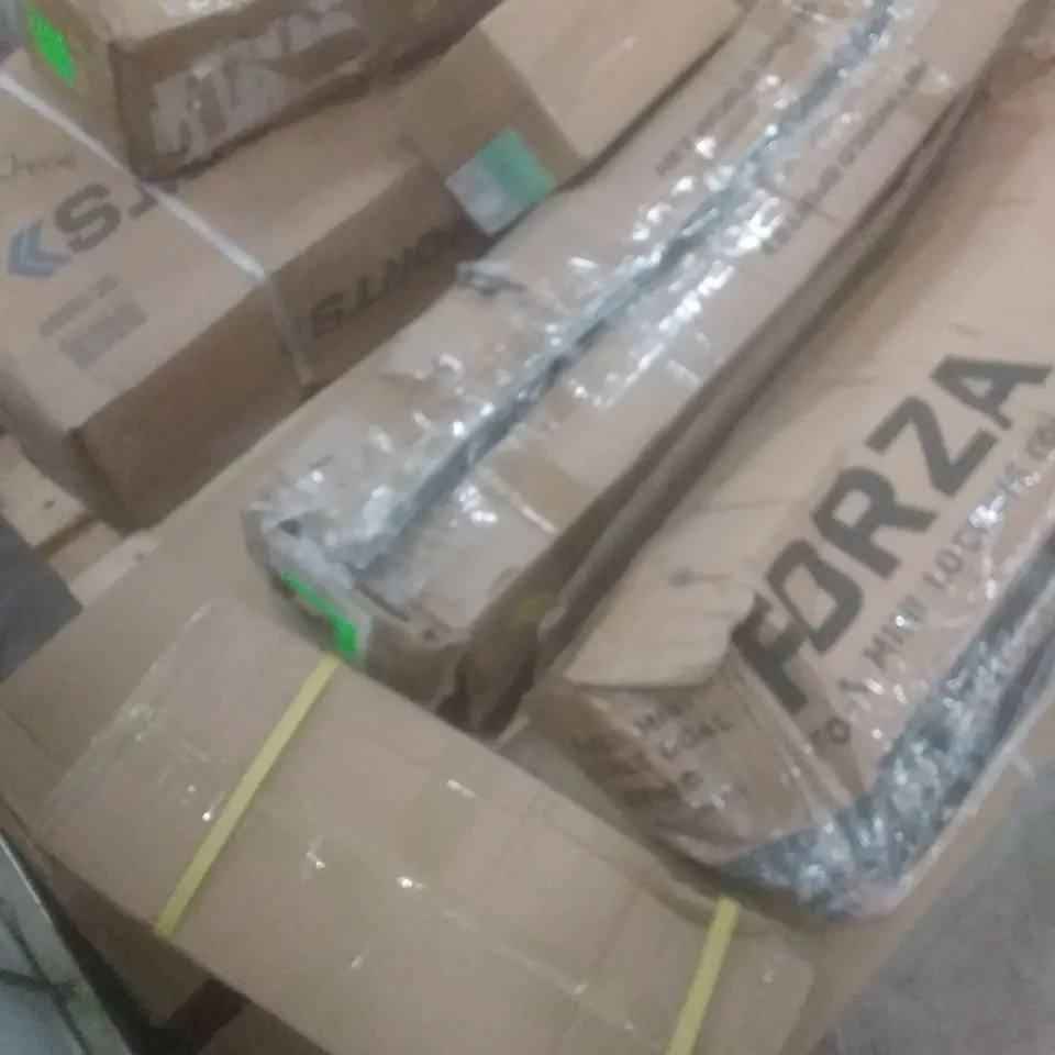 PALLET OF APPROX 6 ASSORTED SPORTING ITEMS TO INCLUDE - MINI LOCKING GOAL - METRE TEAM SHELTER - ALU60 TEAM SHELTER ECT