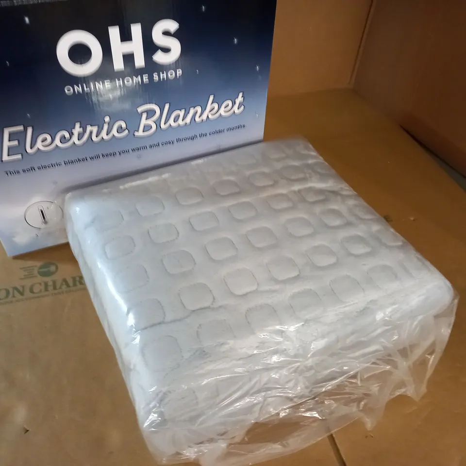 BOXED ELECTRIC BLANKET IN LIGHT BLUE - 130X160CM 