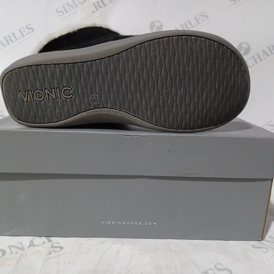 BOXED VIONIC BELIEVE SLIPPERS IN BLACK SIZE 5