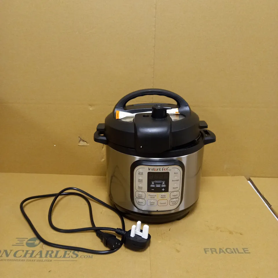 INSTANT POT DUO MINI PRESSURE COOKER