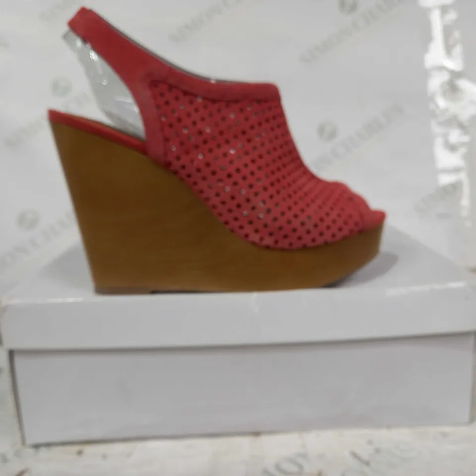 BOXED PAIR OF STEVE MADDEN SUEDE PERFORATED WEDGE HEEL SANDALS IN CORAL EU SIZE 38