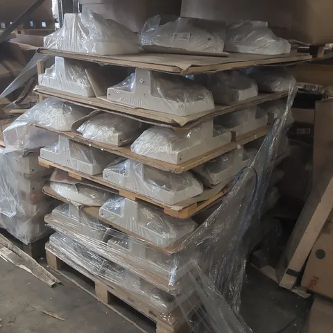 PALLET CONTAINING A LARGE QUANTITY OF LECICO BATHROOM SINKS