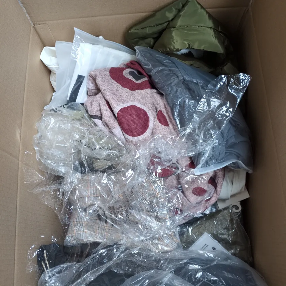 BOX OF APPROXIMATELY 20 ASSORTED CLOTHING ITEMS TO INCLUDE JEANS, GREEN/GOLD DRESS, BRAS, SOCKS ETC