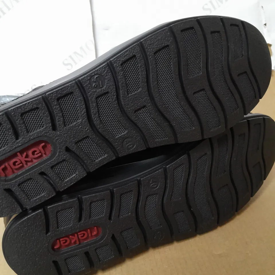 BOXED PAIR RIEKER LEATHER DOUBLE ZIP WATER RESISTANT BOOTS IN BLACK SIZE 6.5 