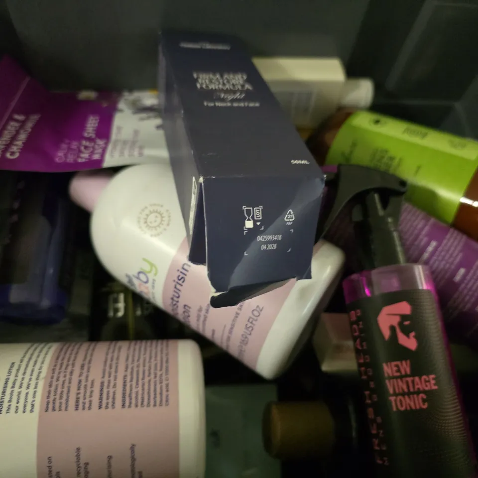 APPROXIMATELY 15 ASSORTED HEALTH & BEAUTY ITEMS TO INCLUDE - BOOTS BABY MOISTURIZING LOTION , GRUUM AFTER SUN FACE OIL BAR , GALLINEE VINEGAR MASK ETC