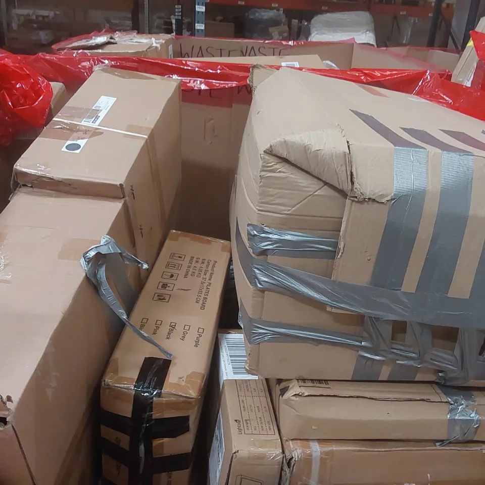 PALLET CONTAINING A LARGE QUANTITY OF ASSORTED ITEMS INCLUDING: RICHBABY PRAM, LARGE RUG, KIDS SCOOTER, ANFILANK TOASTER