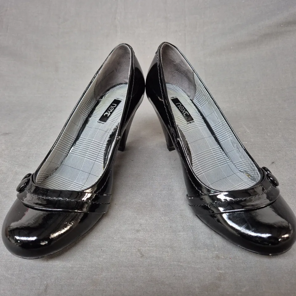 BOXED PAIR OF NEXT HEELED SHOES IN BLACK UK SIZE 5.5