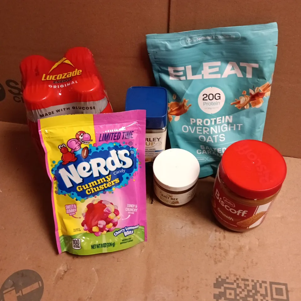 APPROXIMATELY 12 ASSORTED FOOD & DRINK ITEMS TO INCLUDE ELEAT PROTEIN OVERNIGHT OATS, LUCOZADE ENERGY, BISCOFF SPREAD, ETC - COLLECTION ONLY