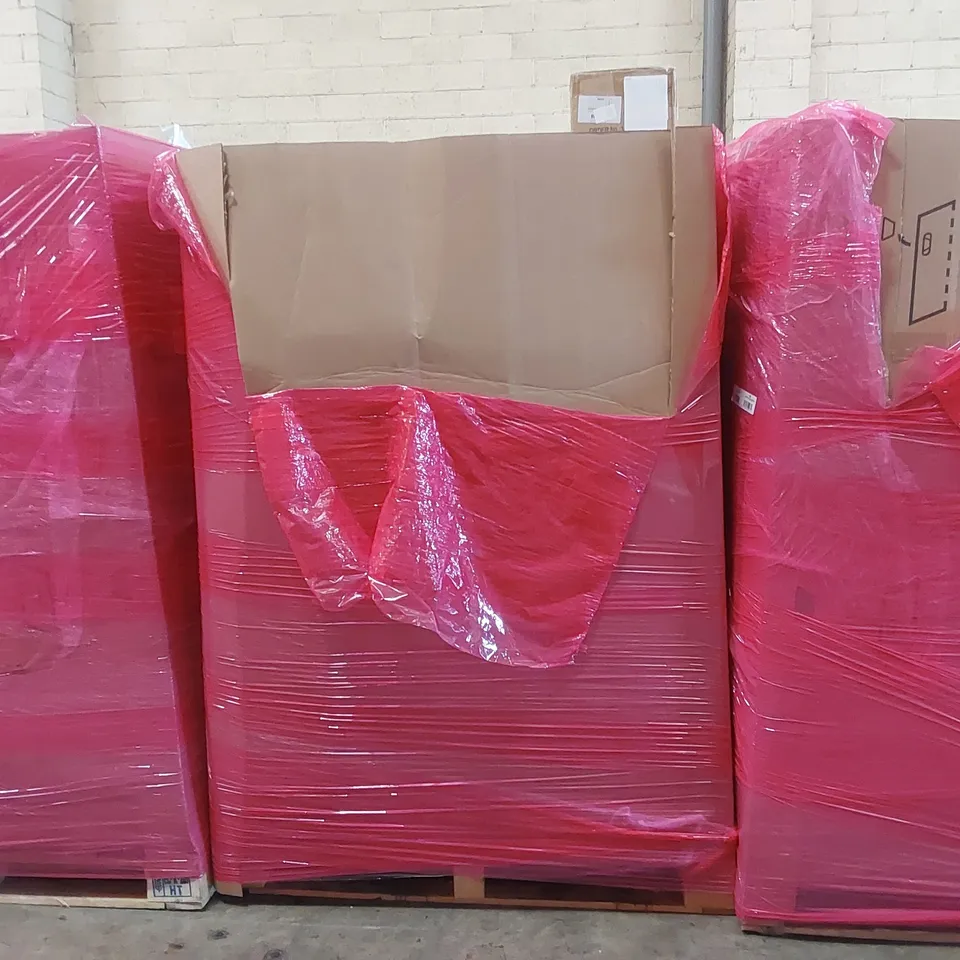 PALLET OF ASSORTED ITEMS INCLUDING: SPOT & STAIN DEEP CLEANER, GARDEN PUMP, CEILING FAN LIGHT, INTELLIGENT ECO FISH TANK, TOILET SEAT WITH FRAME ECT