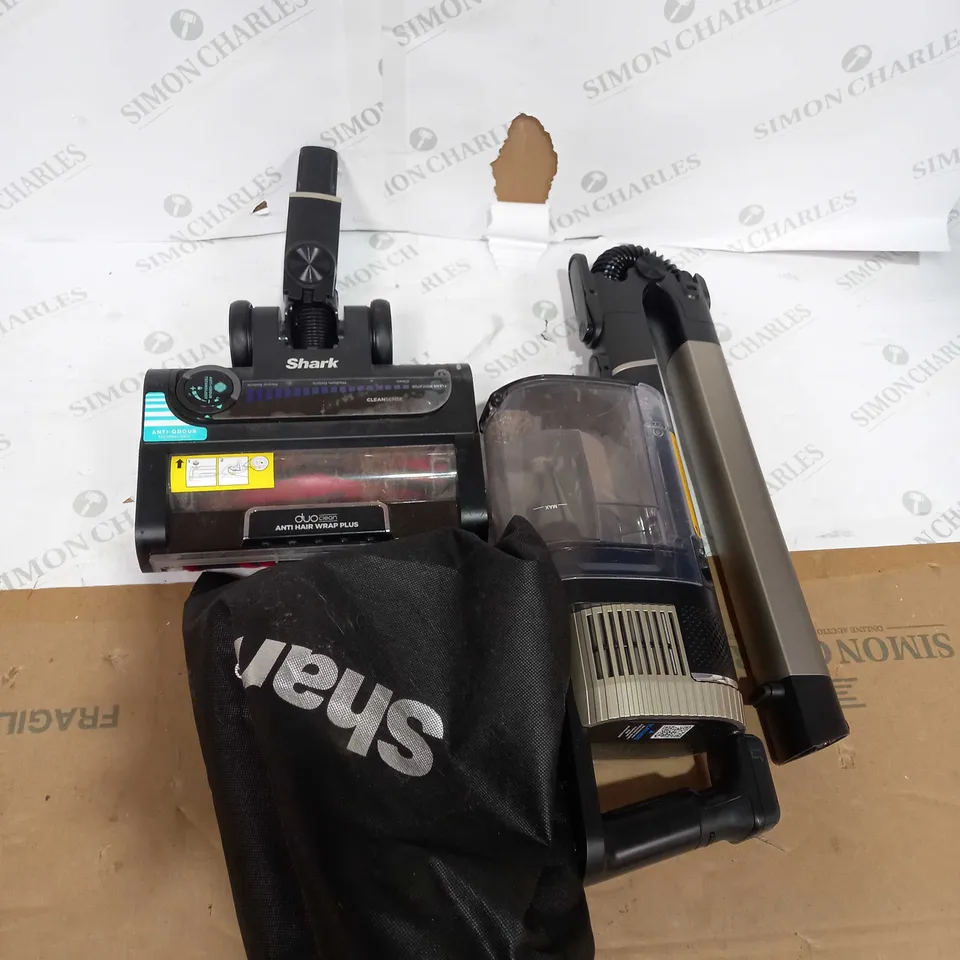 SHARK CORDLESS STICK VACUUM CLEANER PET PRO MODEL
