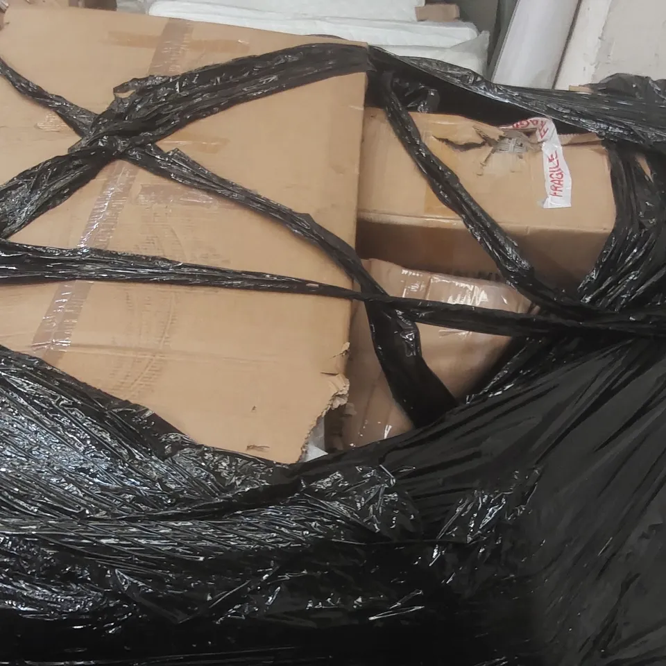 PALLET CONTAINING A VERY LARGE QUANTITY OF ASSORTED DESIGNER GARDEN FURNITURE PARTS