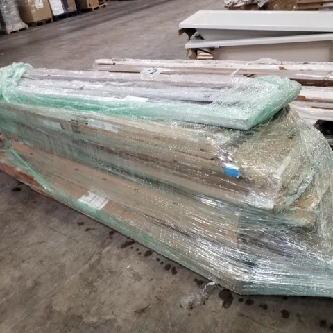 PALLET CONTAINING ASSORTED CABINET PARTS & WORKTOP EDGE TRIM