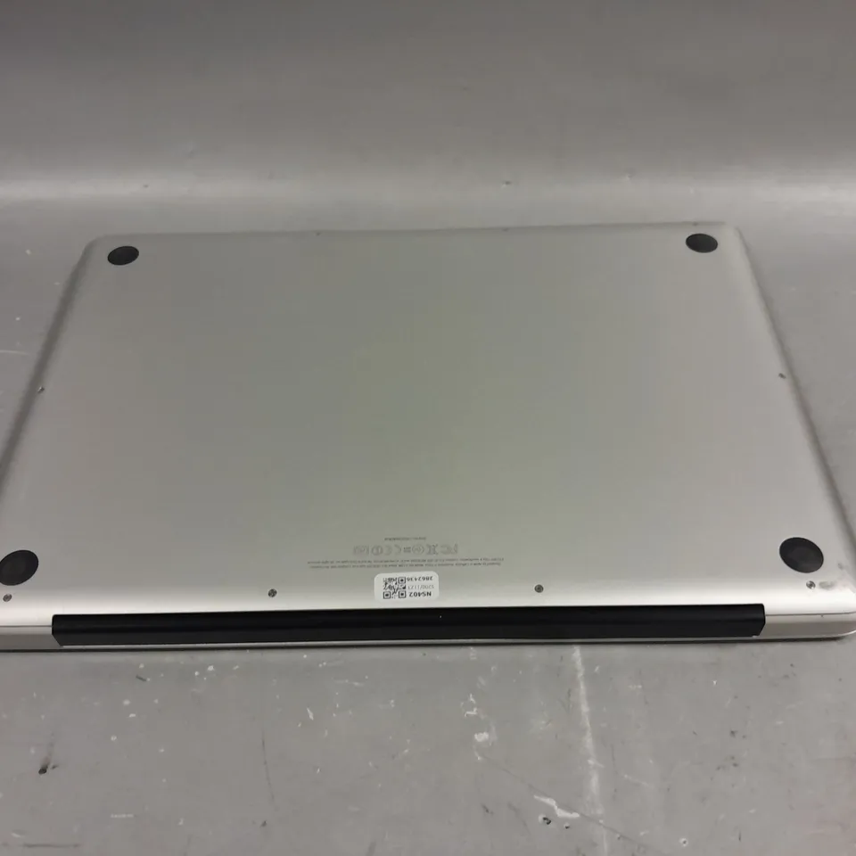 APPLE MACOOK PRO